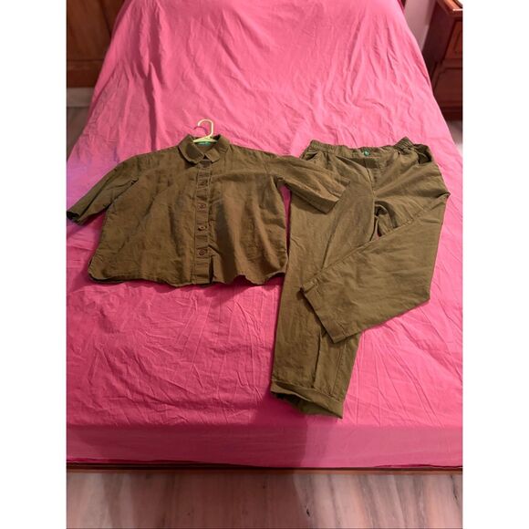 United Colors Of Benetton Pants - Benetton Olive Green Safari Suit Set, size Petite Medium